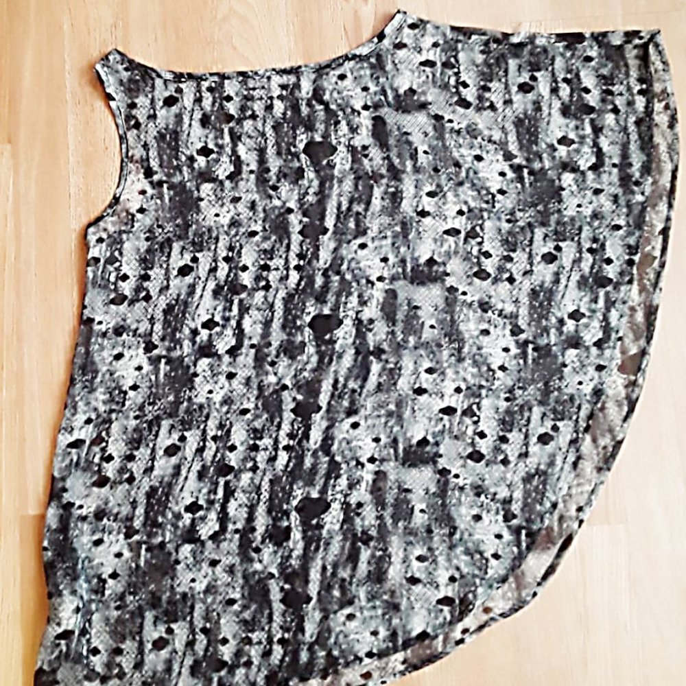 Single sleeved Top